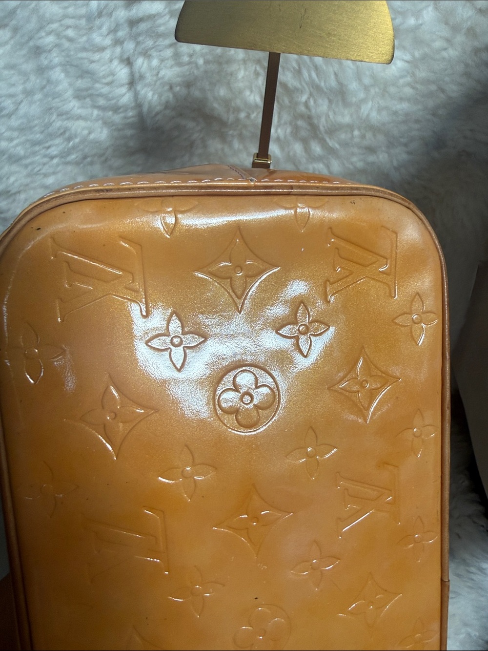 Louis Vuitton GoldPatent Vernis Monogram Tote - Picture 5 of 7